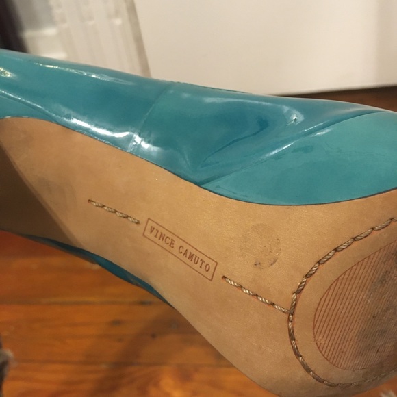 Vince Camuto heels - Picture 6 of 7